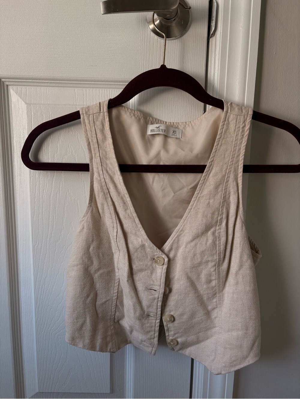 Hollister Cream Button-Front V-Neck Crop Vest